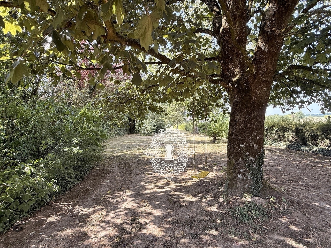 Maison villageoise secteur Chenoise : jardin